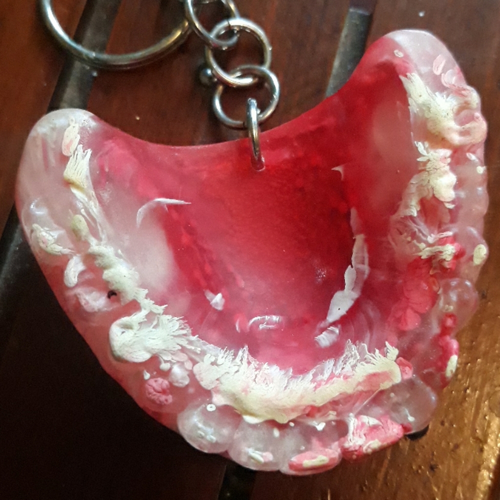 Tooth keychain - Picture 4 of 4
